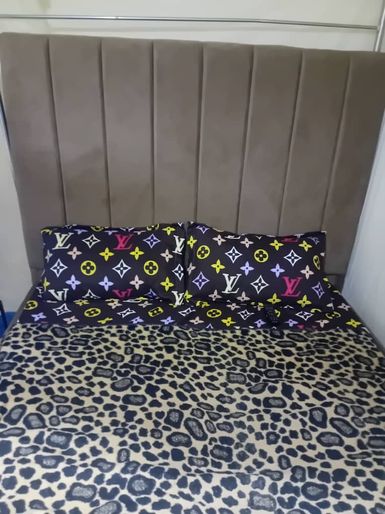 Awesome Full set bed with mattress